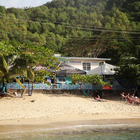 מלון Bequia Island Keegans Beachside מראה חיצוני תמונה