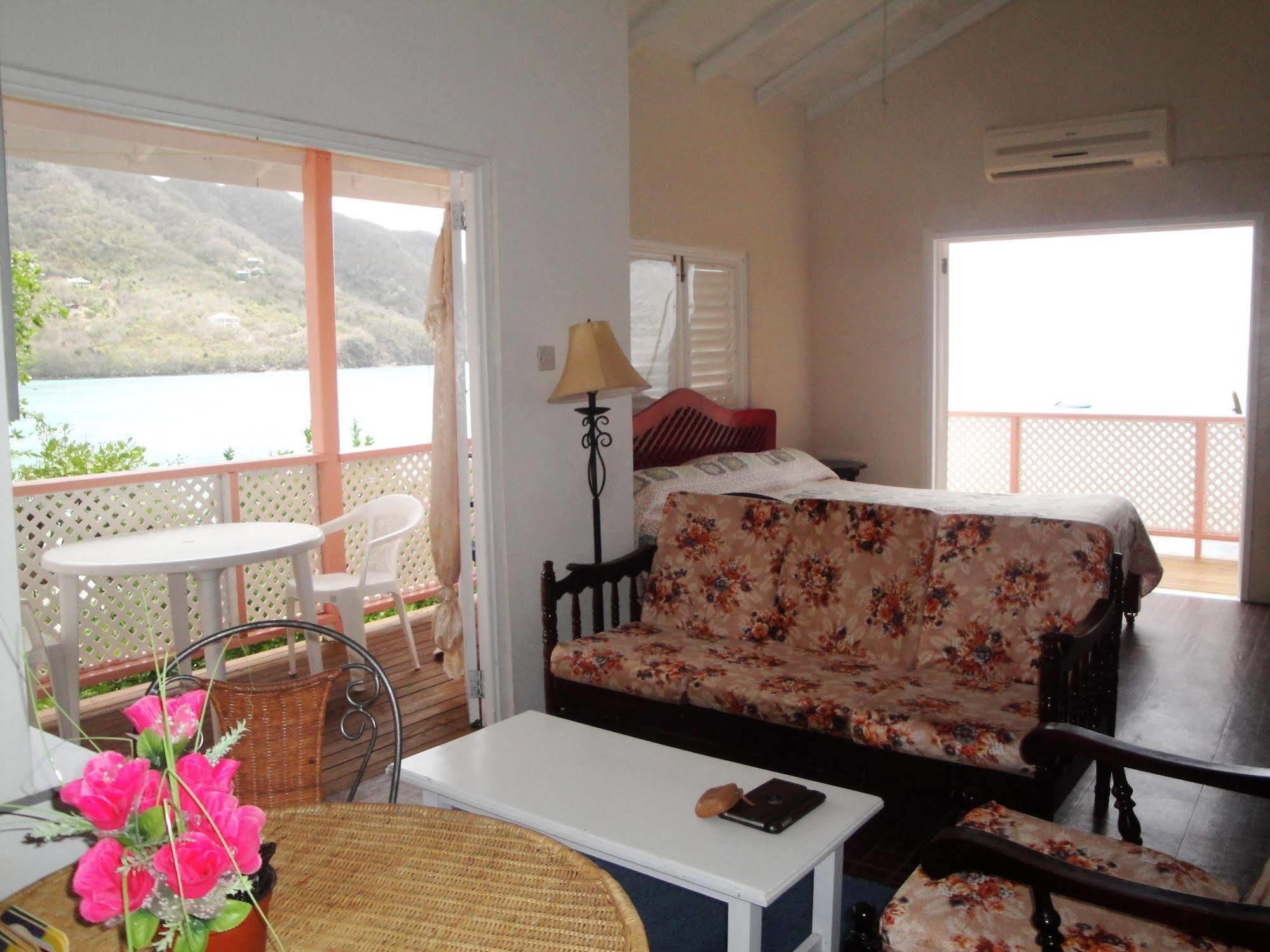 מלון Bequia Island Keegans Beachside מראה חיצוני תמונה
