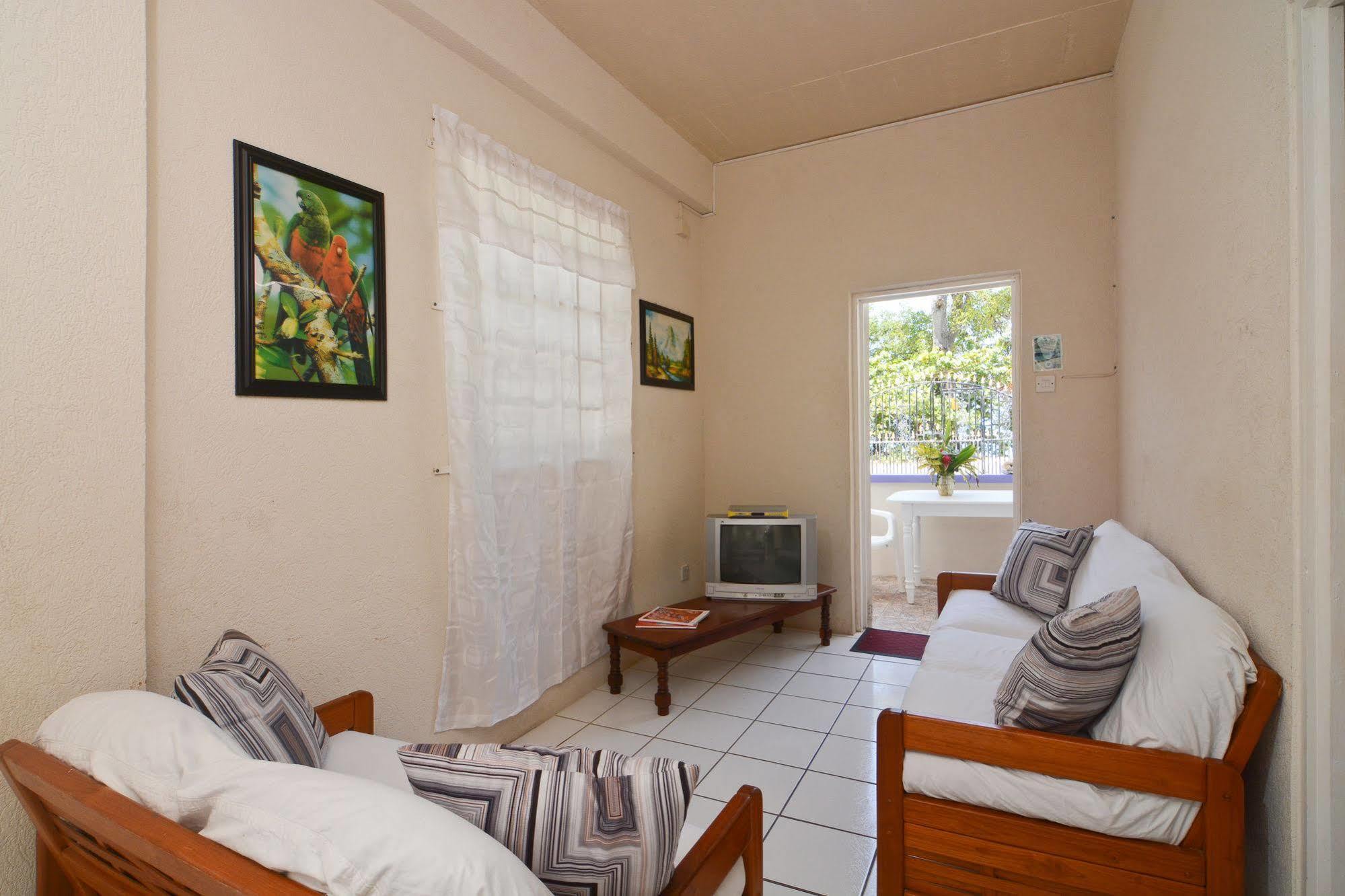 מלון Bequia Island Keegans Beachside מראה חיצוני תמונה