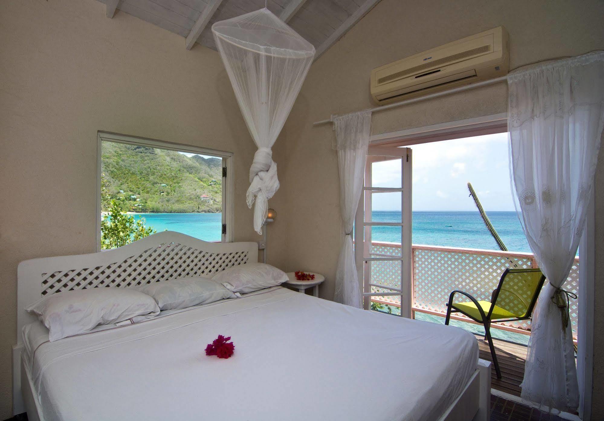 מלון Bequia Island Keegans Beachside מראה חיצוני תמונה