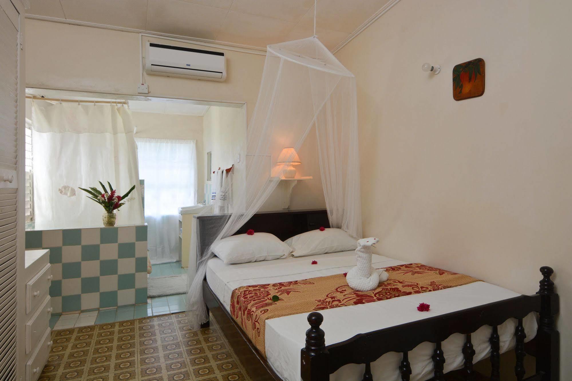 מלון Bequia Island Keegans Beachside מראה חיצוני תמונה