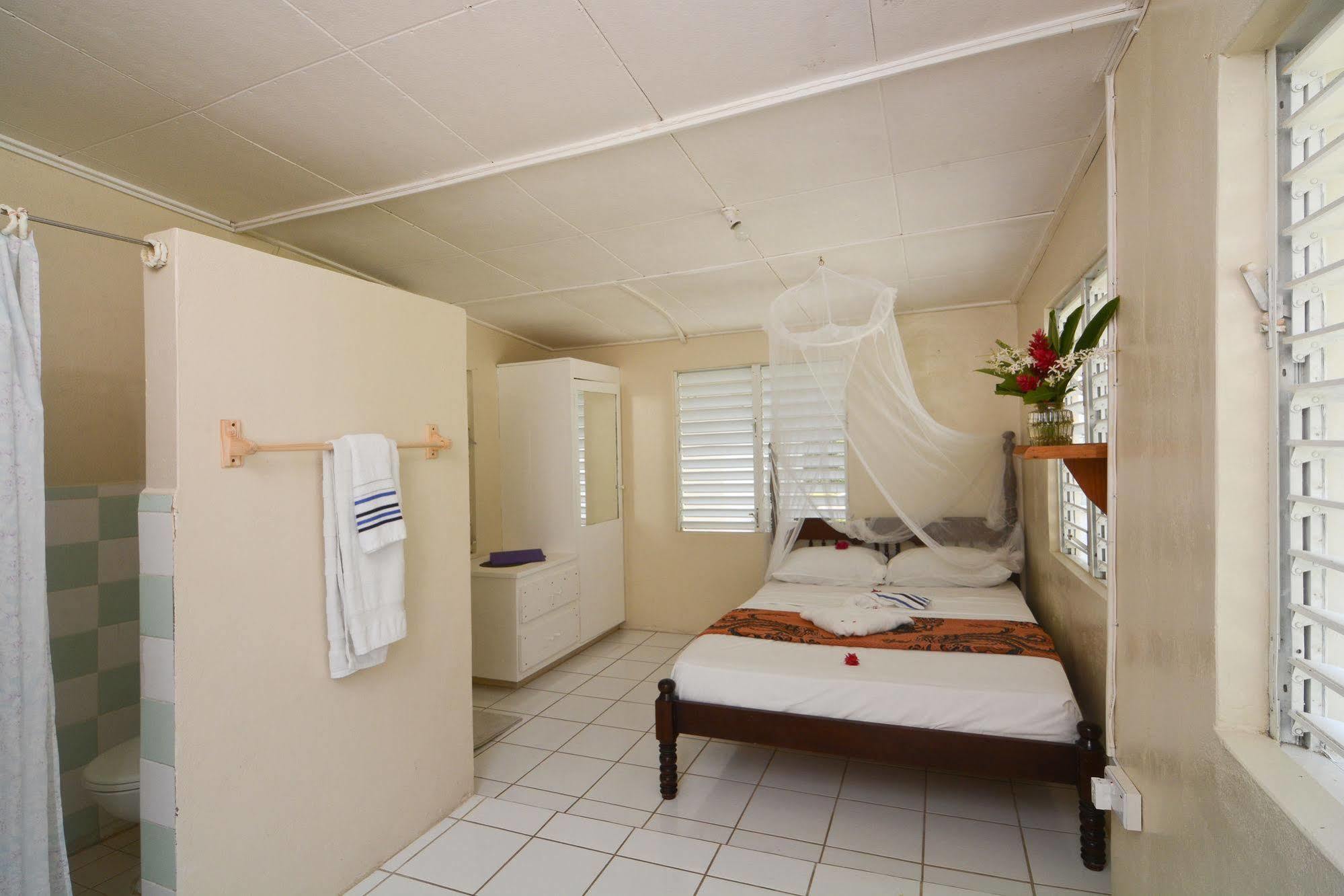 מלון Bequia Island Keegans Beachside מראה חיצוני תמונה
